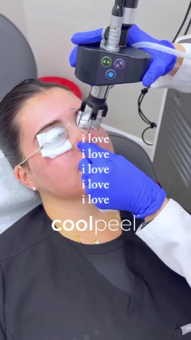 ☀️ Verano y piel luminosa: el combo perfecto con CoolPeel

CoolPeel es el tratamiento exprés con láser CO₂ fraccionado que mejora la textura, cierra poros y aporta luminosidad… ¡sin dañar la piel ni alterar tu rutina!

💨 Rápido, preciso y sin tiempo de recuperación.
Ideal para quienes quieren una piel fresca y renovada antes o durante el verano.

✨ Resultados visibles.
⏱️ Sesiones de pocos minutos.
😌 Mínimo downtime.

¿Lo estás ofreciendo ya en tu consulta?

#CoolPeel #LaserCO2 #DEKALaser #PielLuminosa #SummerGlow #RejuvenecimientoFacial #SinTiempoDeBaja #TecnologíaLáser #TratamientosRápidos #DermatologíaAvanzada #DEKAEspaña